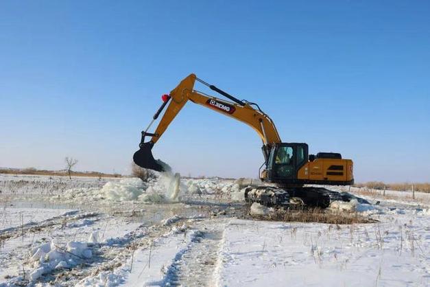 新疆阿勒泰各地积极防范春季融雪型洪水